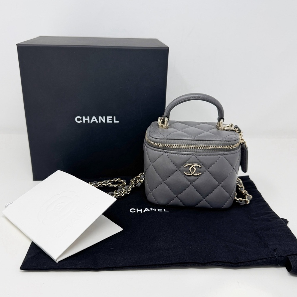 Chanel Mini Vanity Bag - Picture 2 of 14